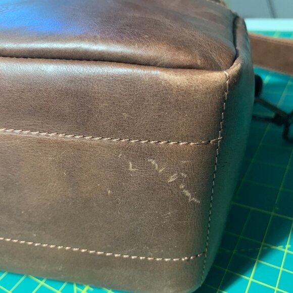 MegaGear Torres Camera Messenger Bag - Picture 12 of 15